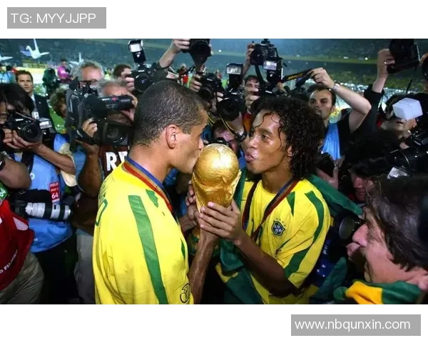 价值2亿的足球明星背后的故事与成就揭示了体育界的财富与荣耀